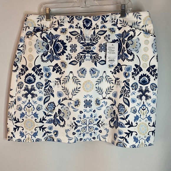 Super Cute Floral Skort w/ matching blouse, XXL and 18 - Picture 6 of 10